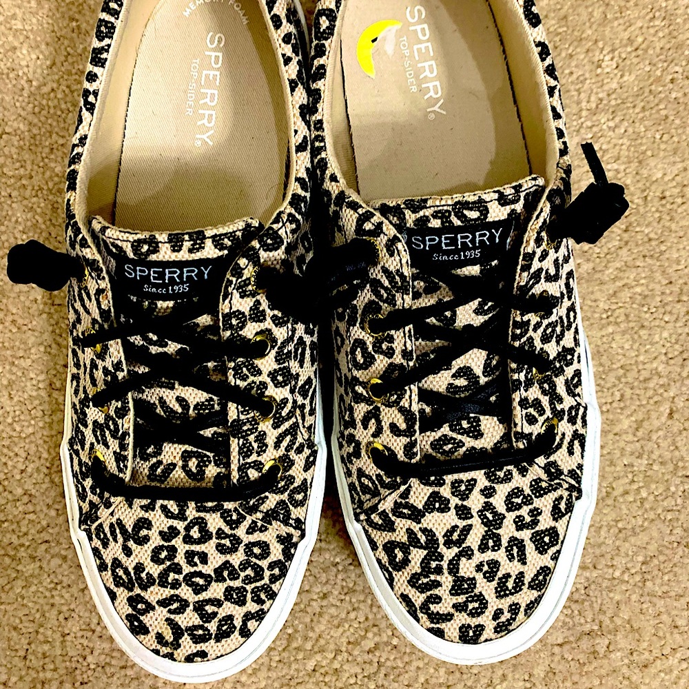 Sperry slide on shoes in excellent condition